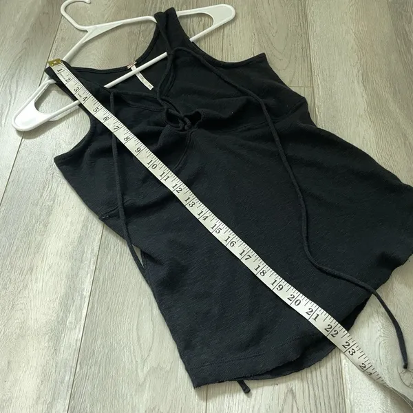Free People Top tie front cutout sleeveless fitted womens Black medium going out - Image 6
