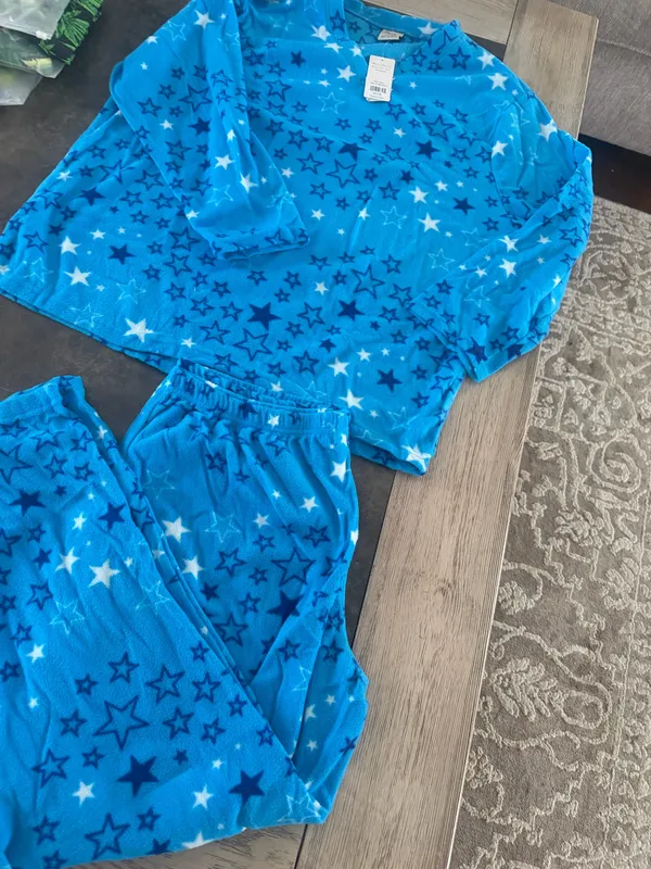 Mayfair Group Micro fleece Cozy Star-Print V-Neck Pajama Set - Blue - Image 4
