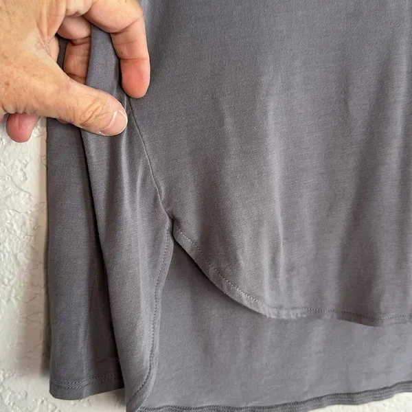 White House | Black Market Gray Blouse V Neck Medium Long Sleeve Minimalist Rayon Office Capsule - Image 4