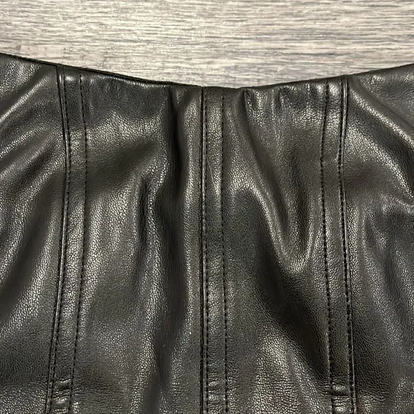 TIGER MIST CAYENNE LONGLINE TOP BLACK - Image 8