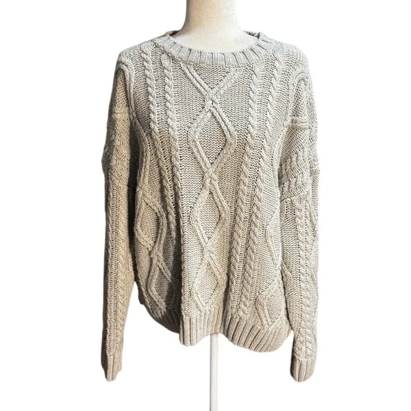 White Fox Oversized Cable Knit Sweater Gray/Cream Slouchy Cozy Fit Size S/M - Image 2