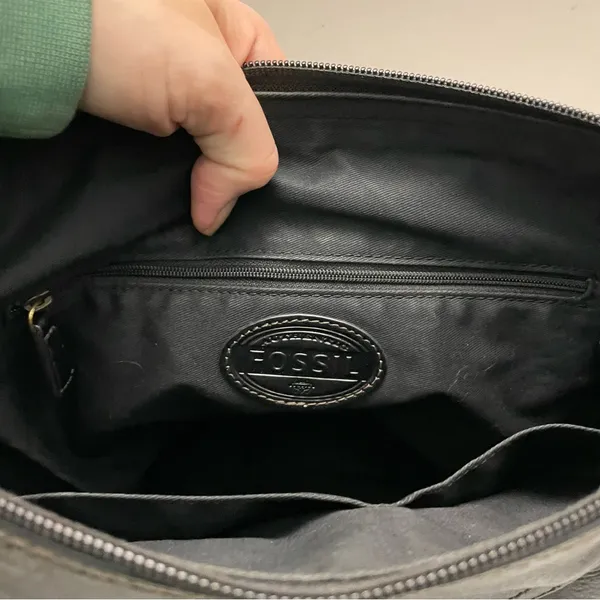 Vintage Fossil Purse Crossbody Pebbled Leather Lightweight Embossed Logo Black - Image 16