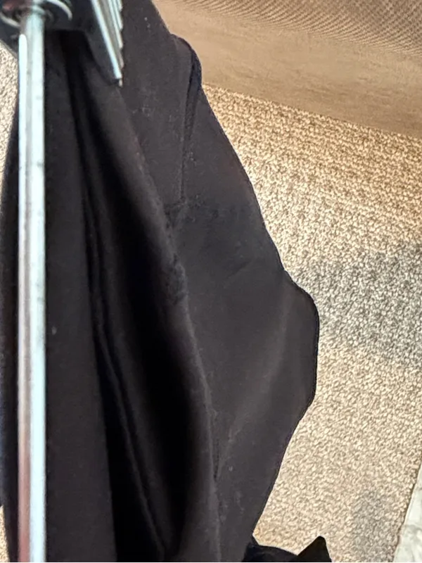 Old Navy Black Cropped Active Leggings - Image 5