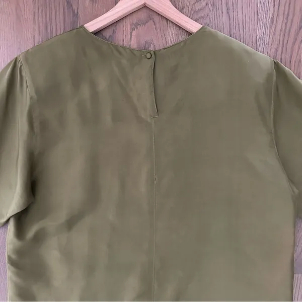 Vintage Round Neck Short Sleeve 100% Silk Blouse in Olive Green Size Large - Image 8