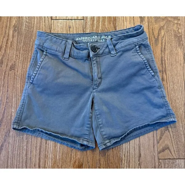 American Eagle Midi chino short size 4 blue - Image 2