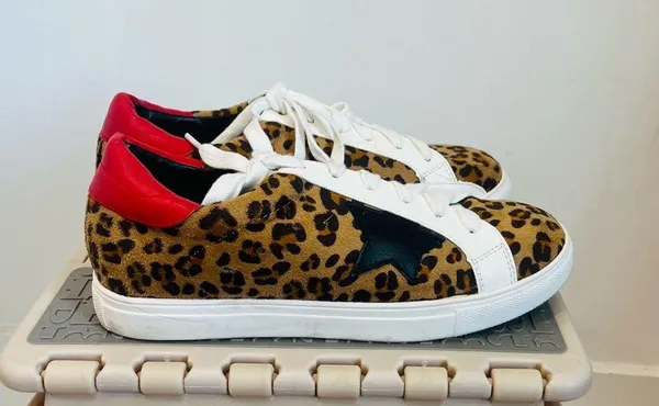 Nature Breeze Low Top Leopard Print Sneakers size 7 red - Image 3