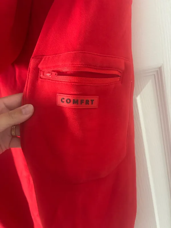Red Comfort Hoodie Size M - Image 4