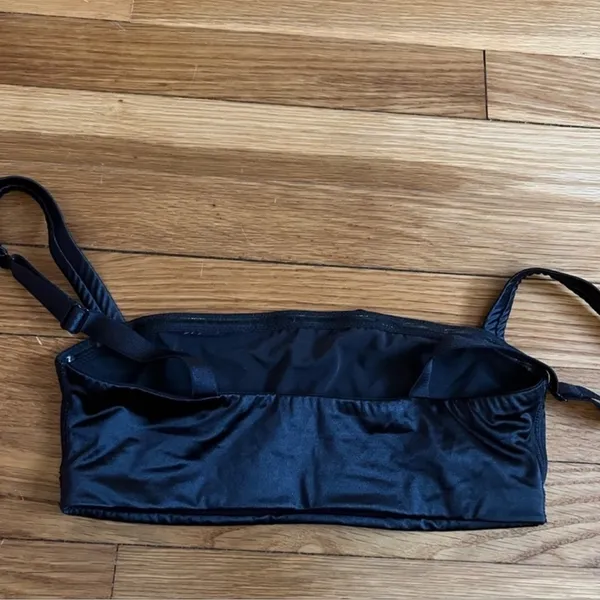 SKIMS Satin (B18) Bra NWT onyx XS - Image 2