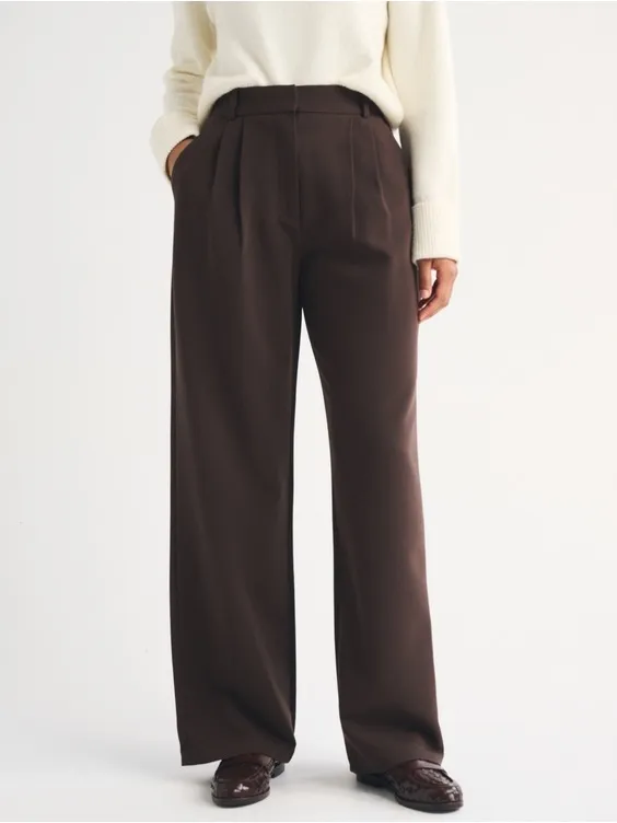 Abercrombie & Fitch Curve Love A&F Sloane Tailored Wide Leg Pant in Dark Coffee - Image 2