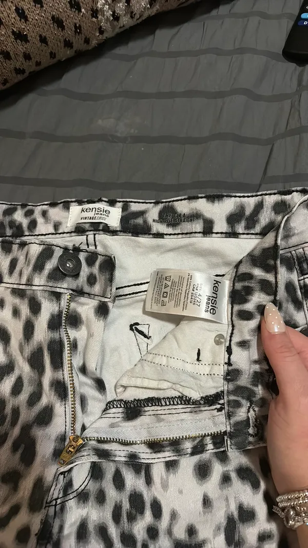 Kensie Leopard jeans - Image 2
