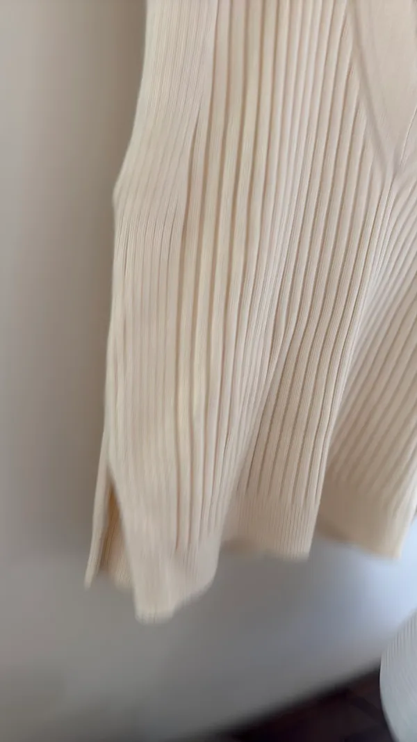 H&M White Sweater Vest - Image 5