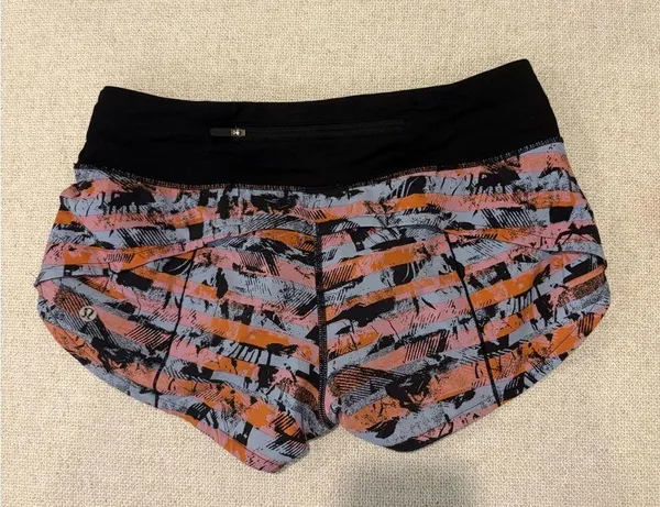 Lululemon Women’s Speed Up Shorts - Image 2