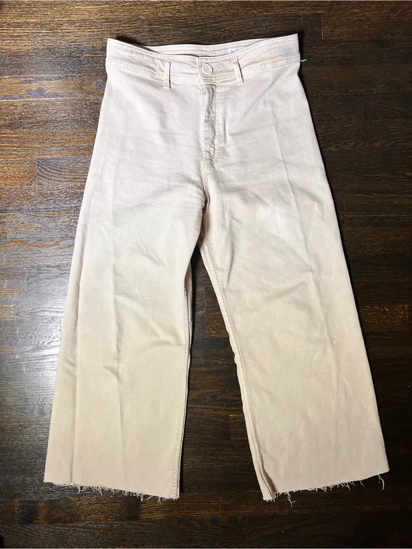 Zara Cream High-Waisted Wide Leg Cropped Jeans Frayed Hem Size 10 - Image 2