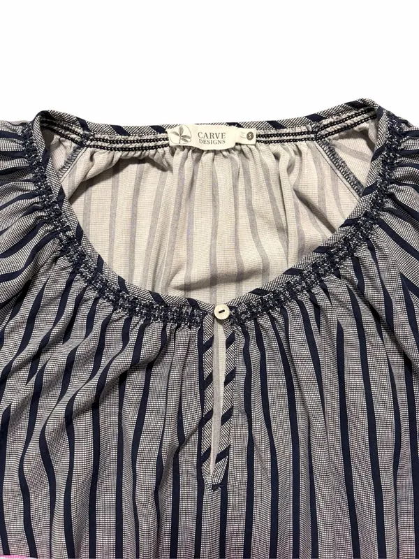 Carve Designs Ladies Navy Stripe Rayon Blouse Size Small - Image 2