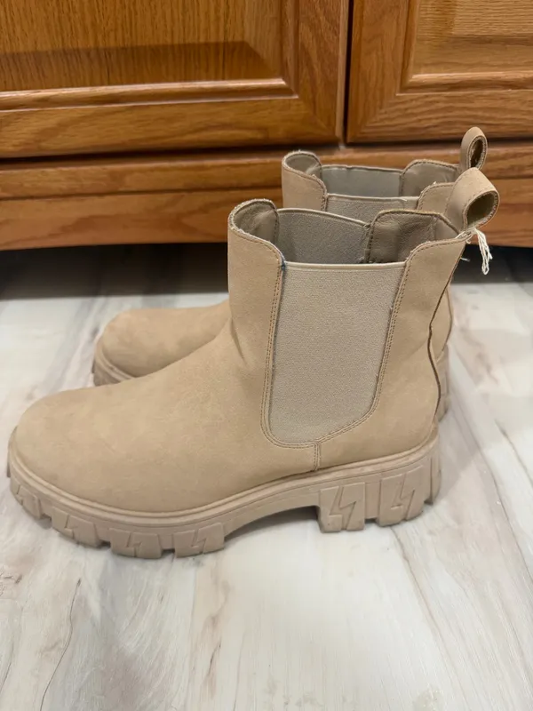 Beige boots Tan Size 8.5 - Image 2