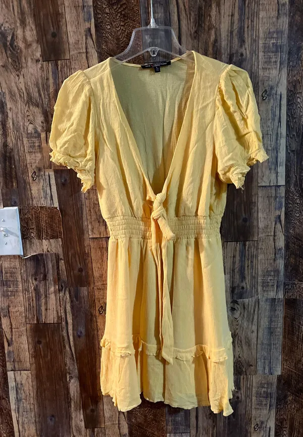 One Clothing women's mini yellow sundress. Size large - Image 2