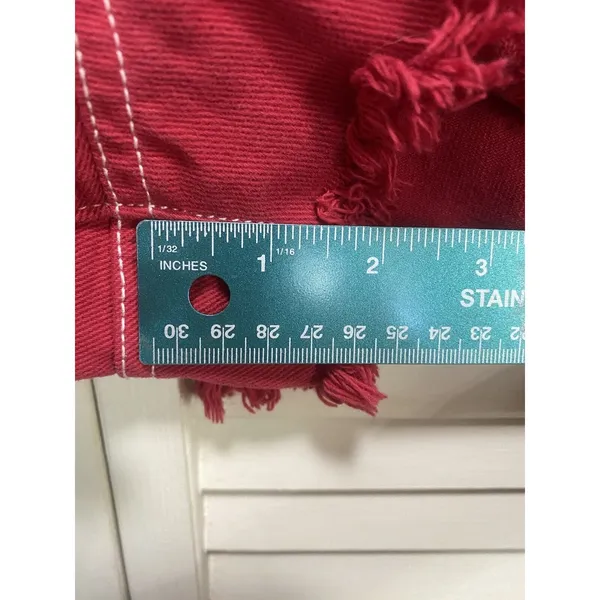 PacSun Red Denim Shorts Raw Hem Size 25 Mid Rise Zip Pockets‎ - Image 5