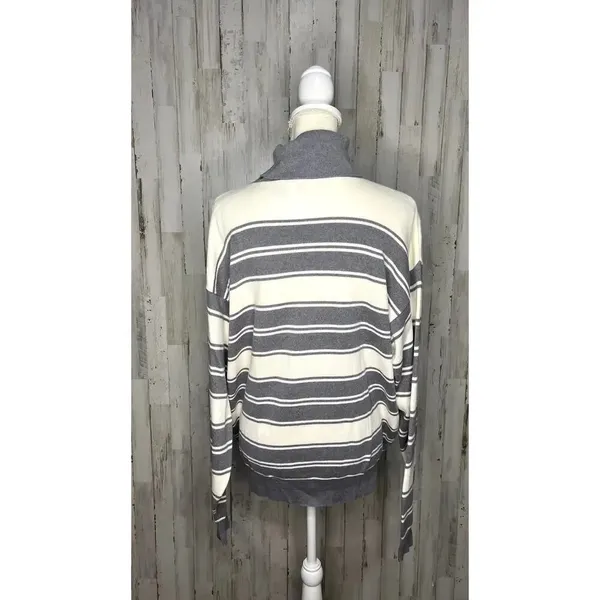 Vintage Lizsport‎ Women's Striped Turtleneck Sweater Gray/White Medium - Image 3