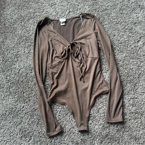 Le Lis Brown Long Sleeve Bodysuit - Image 2