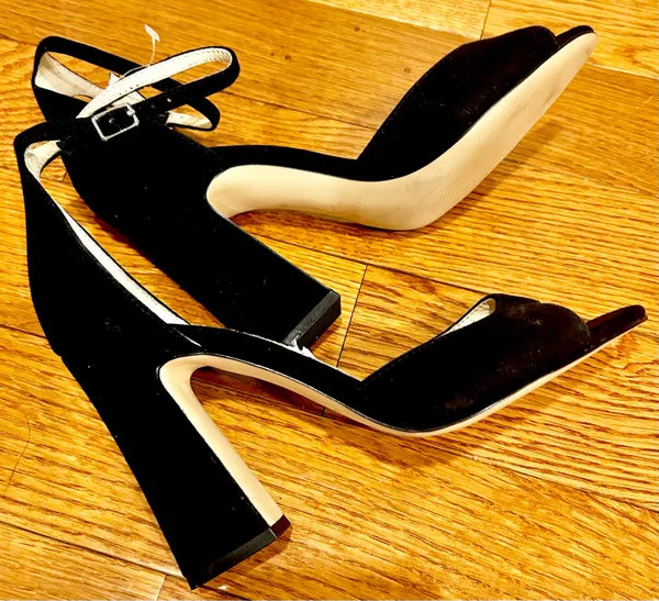 Nine West NWT Gavyn classic suede block heel, open toe statement sandal. 7.5 - Image 14
