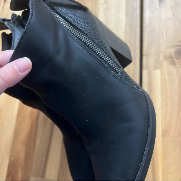 dv by Dolce Vita Black Ankle Booties | Size 7.5 - Image 7