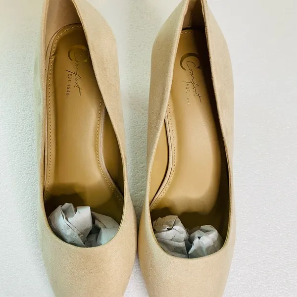 Beige faux suede pumps heels Tan Size 10 - Image 11