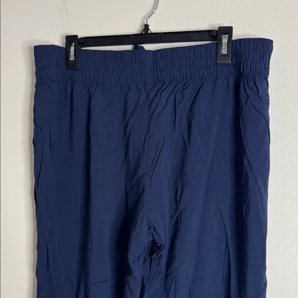 Aerie Navy Elastic Waist Drawstring Viscose Cuffed Crop Joggers size L - Image 4