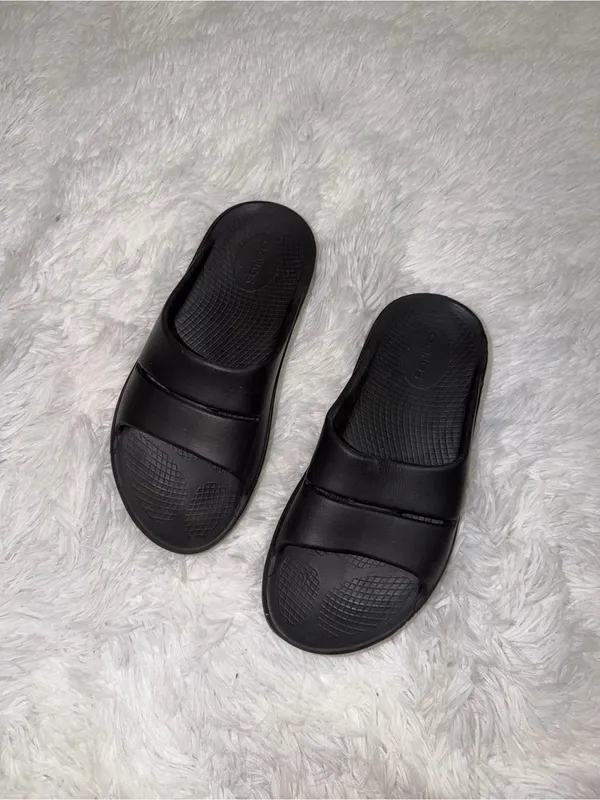 Oofos Black Slide Sandals - Comfortable Casual Slides Women’s 7 Men’s 5 - Image 2