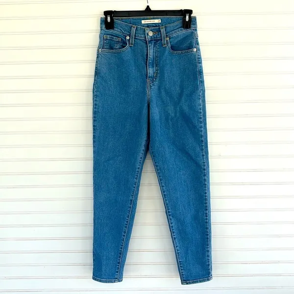 Levi’s High waisted Taper‎ jeans Size 25 - Image 2