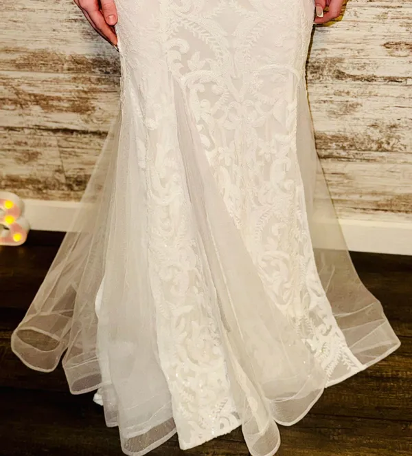 Boutique White Satin And Lace Prom Dress - Image 10
