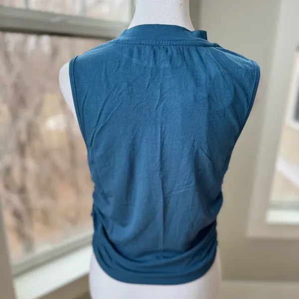 CIDER Teal Blue Mockneck Sleeveless Rusched Sides Top NWT Size Large - Image 3