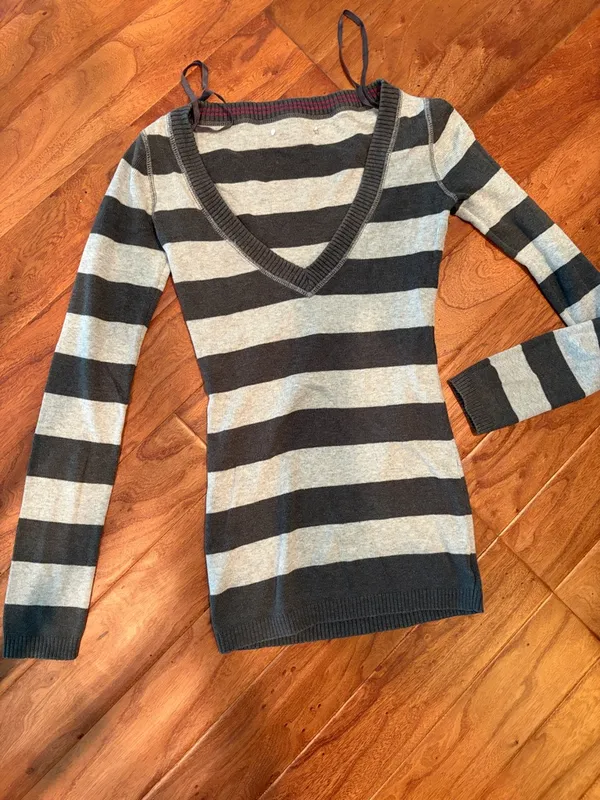 Aeropostale OG Vintage Grey Cotton Striped V-Neck Sweater Size XS Trending - Image 3