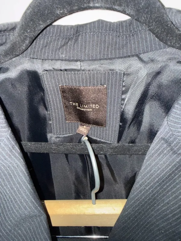 The Limited Women’s Black Pinstripe Suit Set Business Jacket sz 8 Pants sz 12 - Image 4
