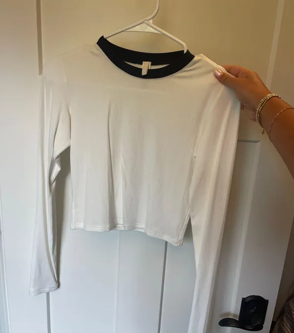 SKIMS Long Sleeve - Image 2