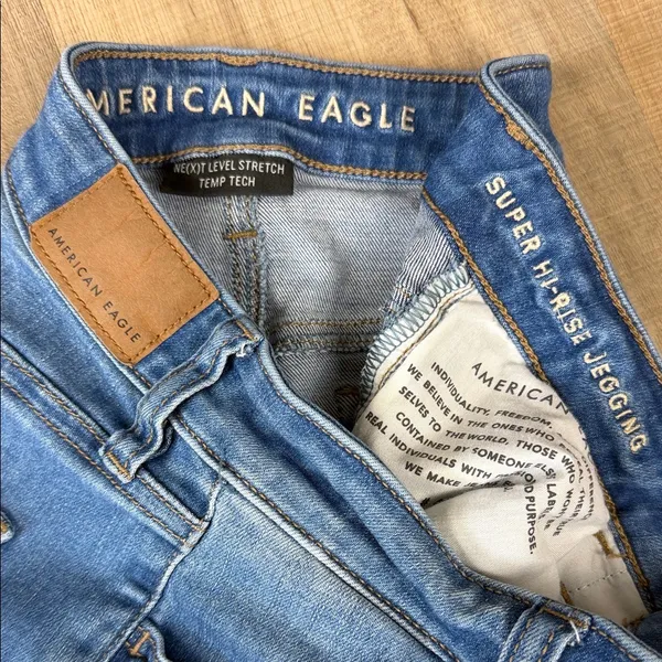 American Eagle Outfitters Ripped Super Hi-Rise Jegging‎ Skinny Jeans. Size 6R - Image 3