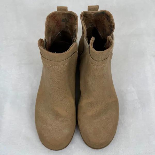 Baretraps Tan Chelsea Ankle Booties Faux Leather Round Toe Size 7M‎ BC0016702 - Image 3