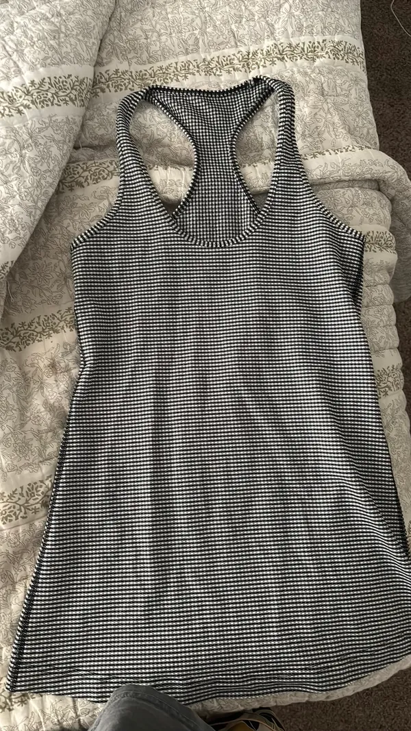 XS Lululemon Tank - Image 3