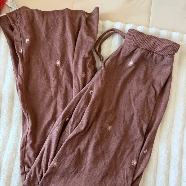 Gilly Hicks Brown Pajama Set with Celestial Design - Image 5