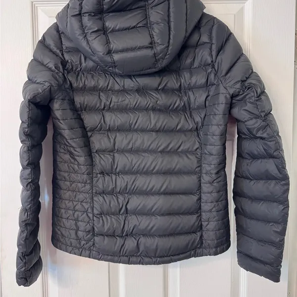 Abercrombie & Fitch Black Puffer Jacket - Image 4