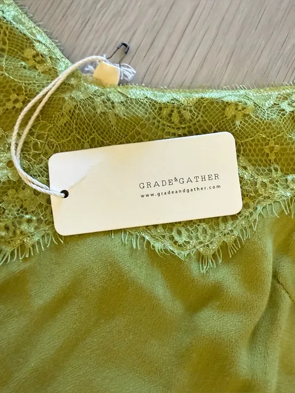 Irene's Story NWT Garden Daughter Green lace Top - Image 5