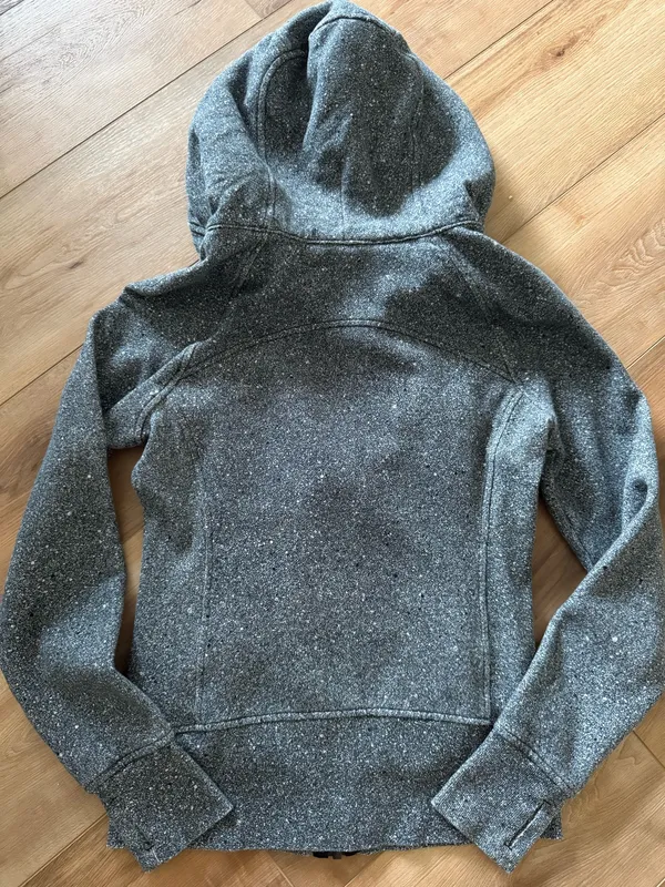 Lululemon Scuba Hoodie Size 4  - Image 3