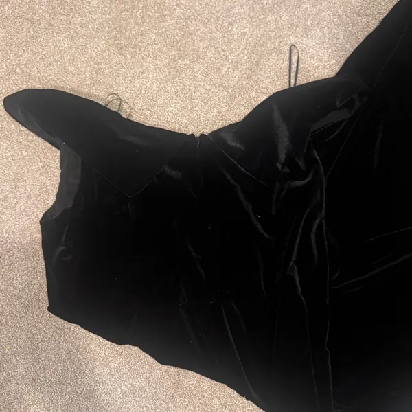 GIBSON LATIMER‎ Off-Shoulder Velvet Jumpsuit - Image 6