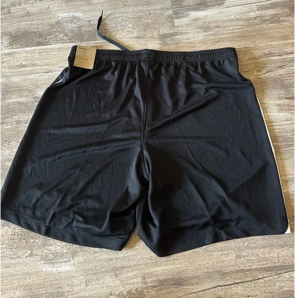 Men’s slim fit Nike shorts - Image 2