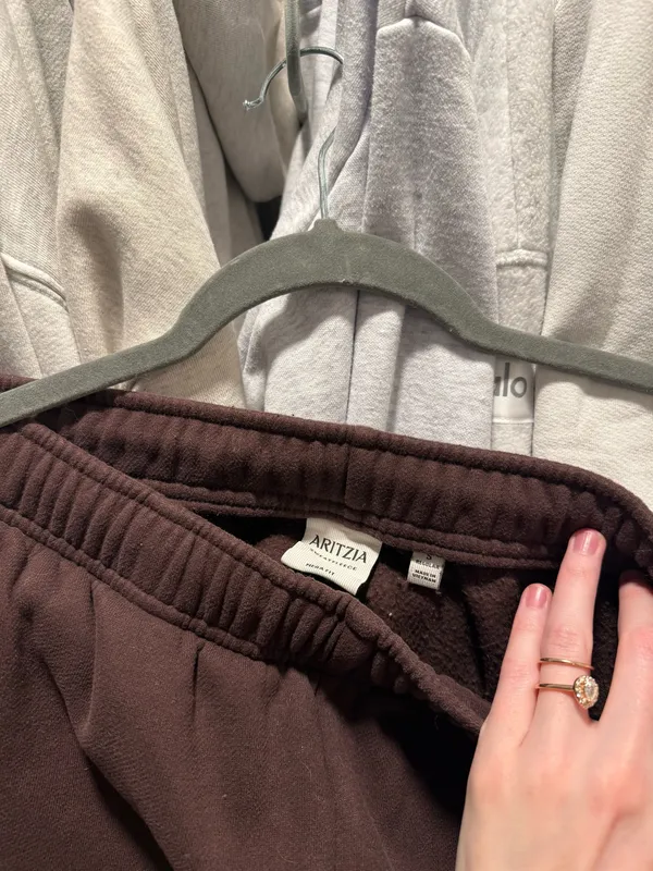Aritzia Mega Sweatpants - Image 4