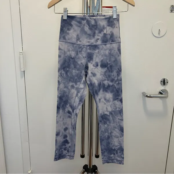 Lululemon Align Crop 21" in Diamond Dye Iced Iris Peri Purple - Image 4