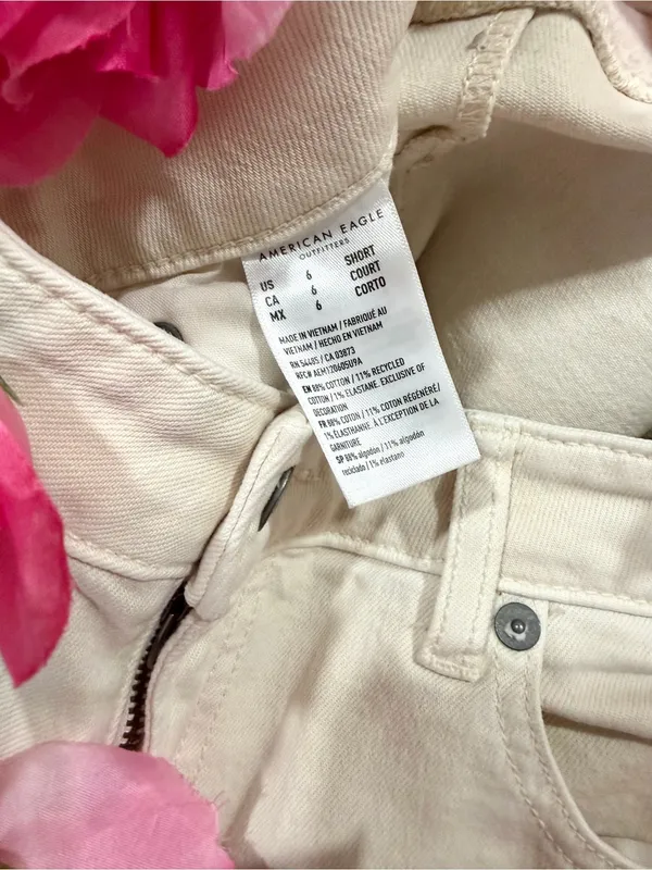 American Eagle Jeans Women’s 6 Short Cream Ecru High Rise Straight Leg Raw Hem - Image 3