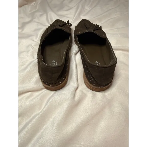 Carlos Brown Suede Jessa Loafers Tassel Stud Design Size 8.5 - Image 4
