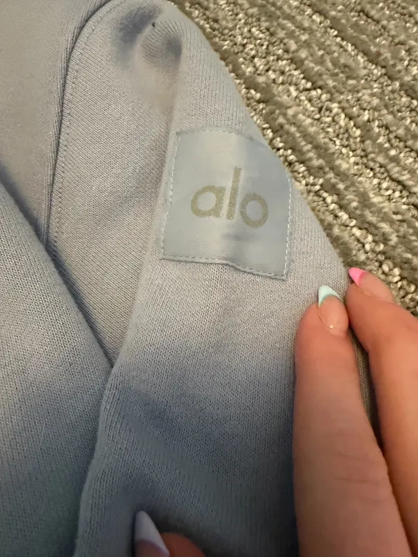 Alo Yoga Sweat Set - Image 3