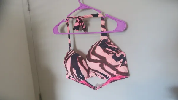 Victoria's Secret halter designed bikini bra top in pink, brown and black size 38C. - Image 2