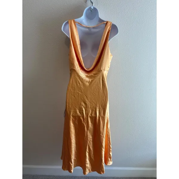 Lulus Dress midi - Image 2